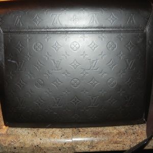 Louis Vuitton Messenger Bag